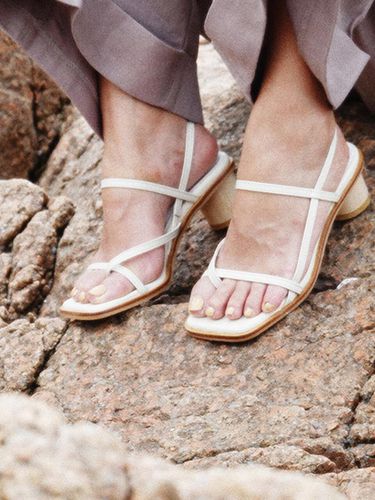 Flip-Flop Strap Sandals - february second - Modalova