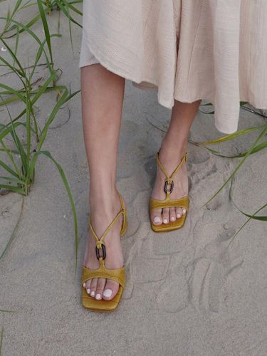 Formica Ring Sandals Yellow - february second - Modalova