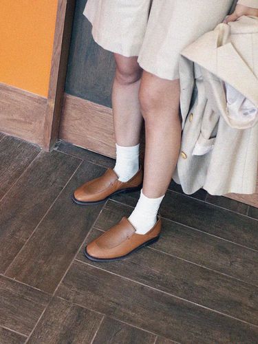 Plain Loafers Camel - february second - Modalova