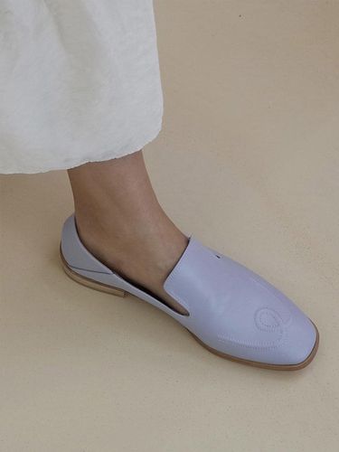 Embossed Stitch Loafers Lilac - february second - Modalova