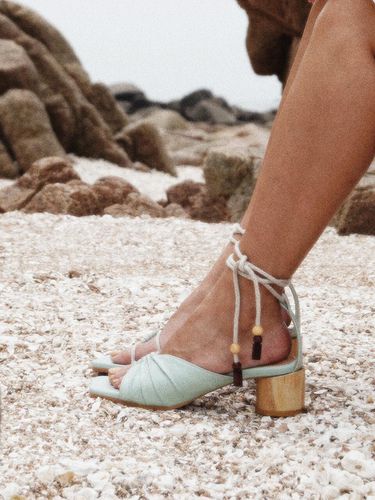 Wood Ball Ankle Strap Mint - february second - Modalova