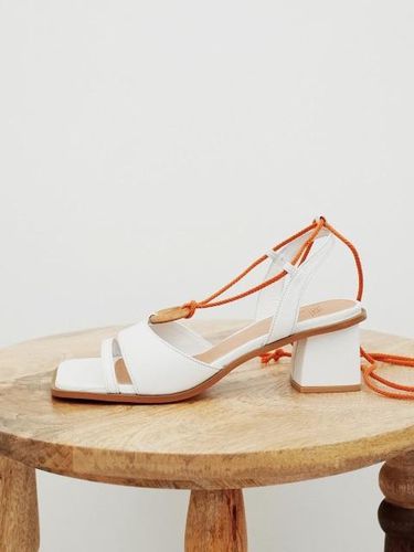 Wood Ring Strap Sandals White - february second - Modalova