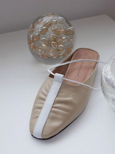 Shirring Ankle Strap Mules Beige - february second - Modalova