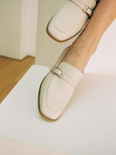 T103 Buckle Loafer Cloudy - 23.5 - Modalova