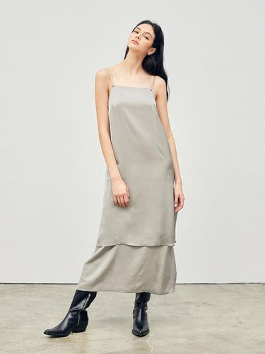 Tiered Slip Long Dress_Khaki Grey - ONNE - Modalova