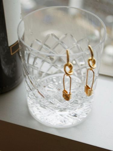 Clip strap earring - nuavo - Modalova