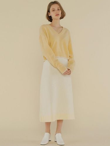 A-line Striped Jacquard Knit Skirt [WHITE] - AMONG - Modalova