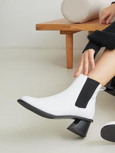 BKB20412 ARK CHELSEA ANKLE BOOTS WHITE - Byeuuns - Modalova