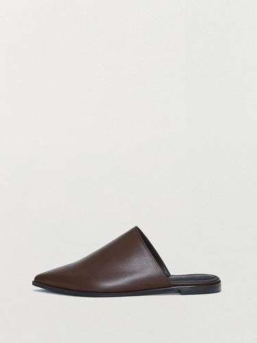 QUENTON Leather Slippers - Brown - EENK - Modalova