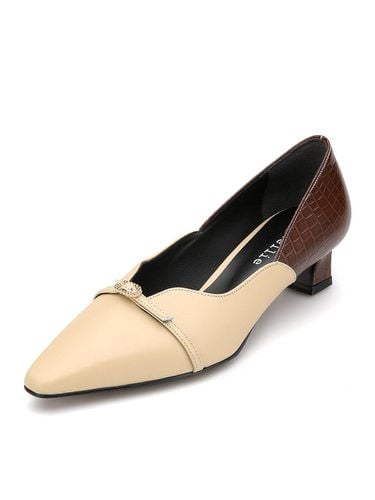 Serena Buckle Pumps AM201761 - amellie - Modalova