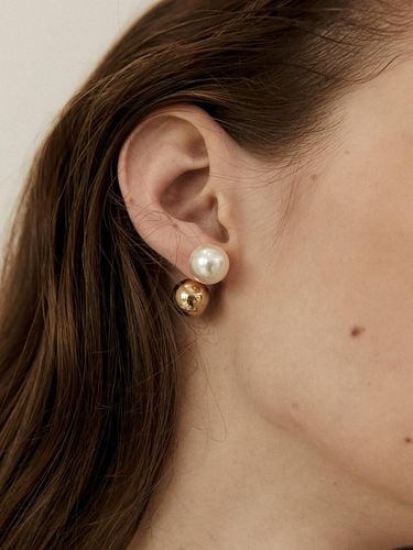 One ball earring - MIDNIGHT MOMENT - Modalova