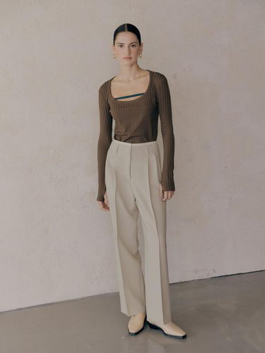 Double Waist High Rise Trouser_Cream - LEUNI - Modalova