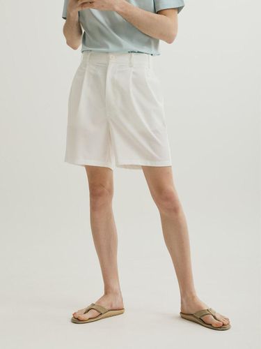 Pleat Short Pants - FILLCHIC - Modalova