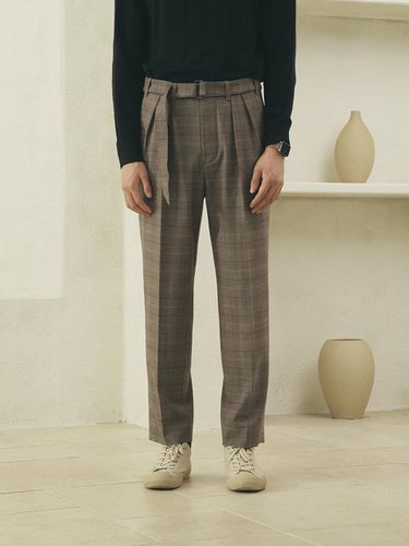 Two Tuck Belted Pants_Brown Check - FILLCHIC - Modalova