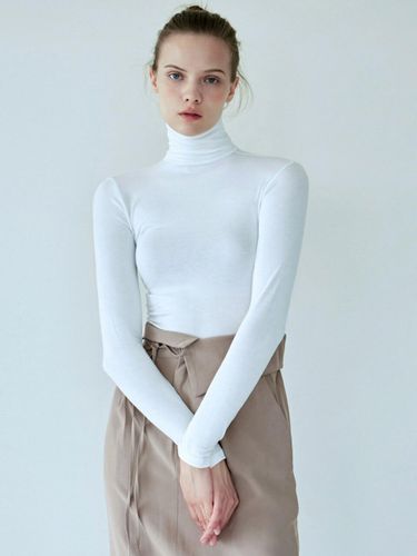 Slim Turtleneck Top - NICK&NICOLE - Modalova