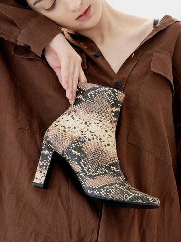 Rolen Square Ankle Boots_Beige - SECONDAILY - Modalova