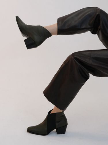 TEVA BOOTS - BLACK - HYOON - Modalova