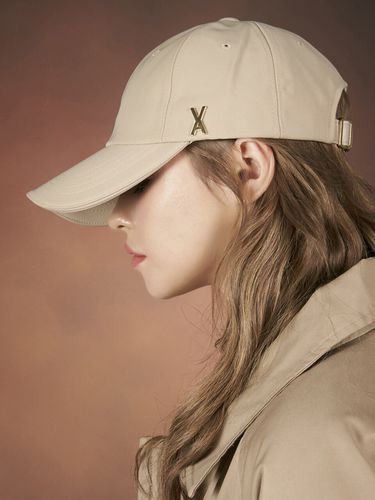 Gold Stud Overfit Ball Cap_Beige - VARZAR - Modalova