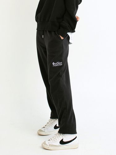 Flower Logo Jogger Pants - oneninenineone - Modalova