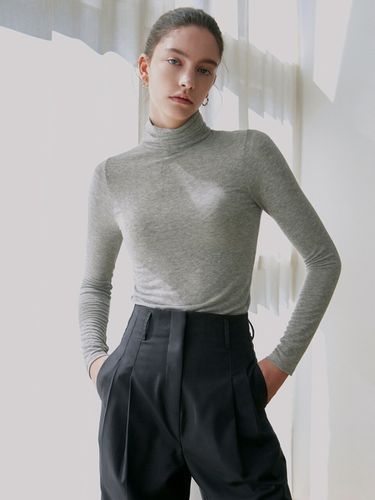 SOFT TURTLENECK SLIM TOP_GRAY - NICK&NICOLE - Modalova