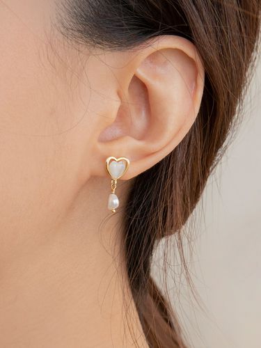 Heart N Pearl Drop Earring - Primaute - Modalova