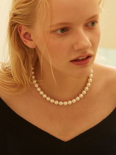 Kelly Pearl Necklace - VINTAGE HOLLYWOOD - Modalova