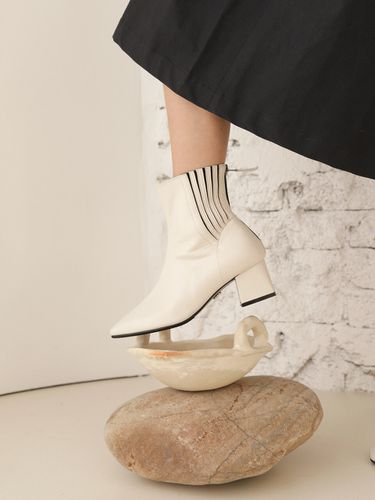 Accordion ankle boots / - LOVEDEWY - Modalova