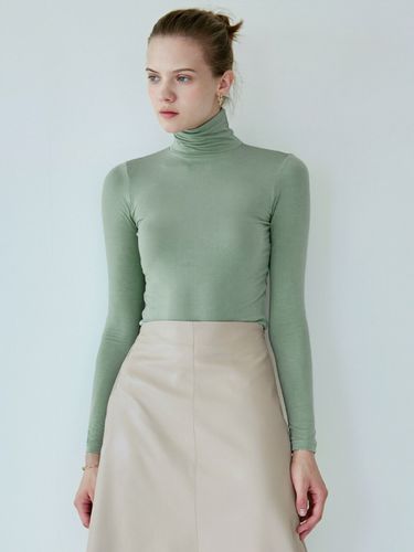 SLIM TURTLENECK TOP_LIGHT GREEN - NICK&NICOLE - Modalova