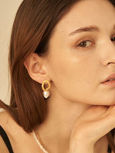 Bubble frame earring - gold - MAD FACTORY - Modalova