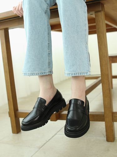 Clear Daily Loafer (Black) - CESTI - Modalova