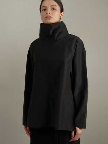 Cowl Neck Blouse_Black - FINNLEE - Modalova