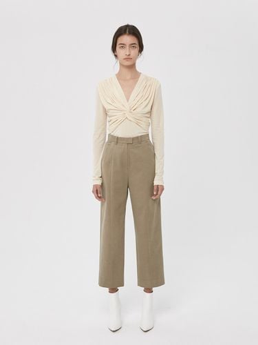 CUT-LINE CROPPED TROUSERS - jain song - Modalova