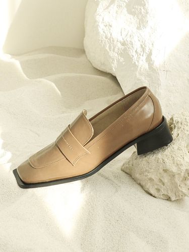 Koa Loafer_Cocoa_21010 - MOL:pin - Modalova