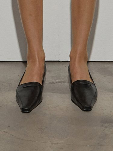 Square Pointed Toe Shoes - THREE TO EIGHTY - Modalova