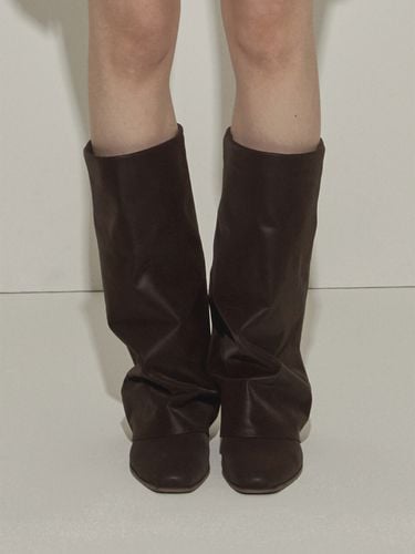 Wrinkle Leather Boots_Dark Brown - THREE TO EIGHTY - Modalova