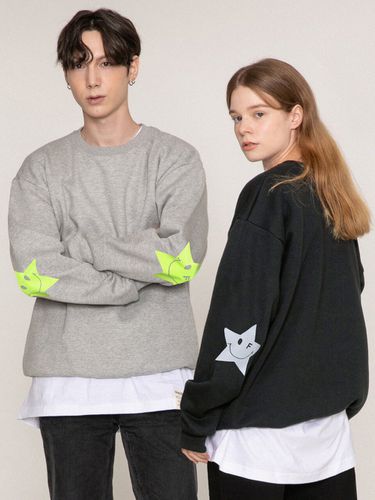 Smiley Face Star Logo Elbow Sweatshirt - GRAVER - Modalova