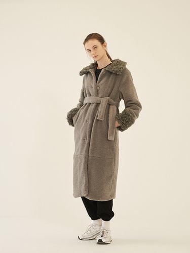 Mix Fur Long Coat_Gray - SOFT SEOUL - Modalova