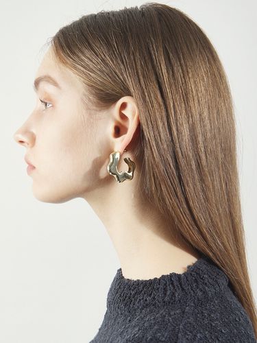 Halo Earring - Gold - FINNLEE - Modalova