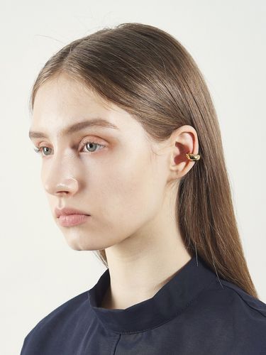 Hoop Ear Cuff - Gold - FINNLEE - Modalova