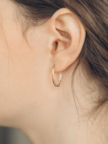 Two line simple earrings (2colors) - FANTASTIC PLANET - Modalova