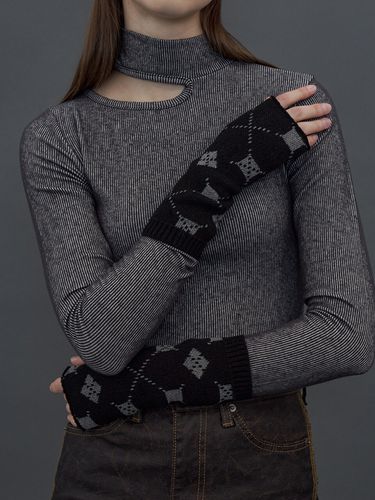 Argyle Handwarmer_Black - UNALLOYED - Modalova