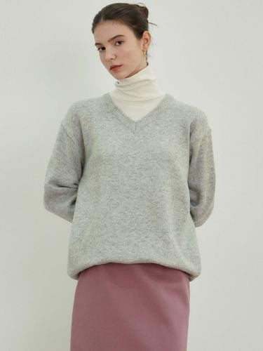 Soft V-neck Sweater_Light Gray - NICK&NICOLE - Modalova