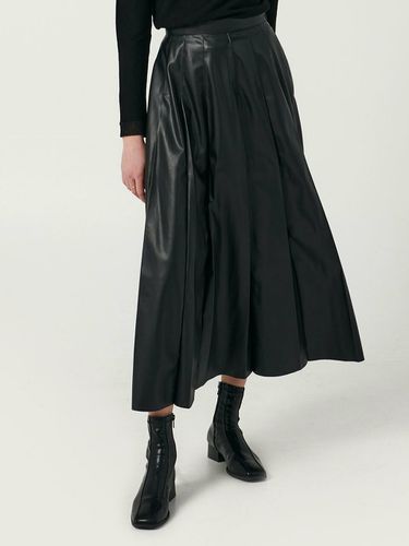 Faux Leather Long Pleats Skirt_Black - SPERONE - Modalova