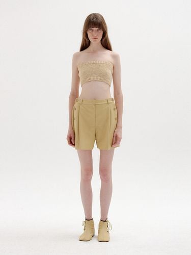 STAR Leather Shorts (Beige) - EENK - Modalova