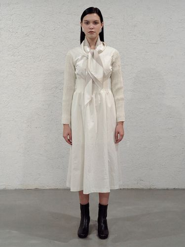 Smocking Shirring Dress - BISCUITSHOP - Modalova