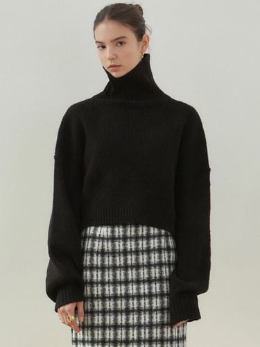 Cropped Turtleneck Sweater_Black - NICK&NICOLE - Modalova