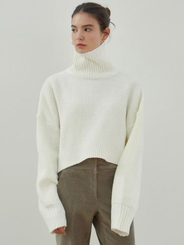 Cropped Turtleneck Sweater - NICK&NICOLE - Modalova