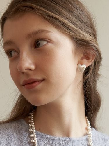 Etoile Heart Pearl Earring_EC1699 - TATIANA - Modalova