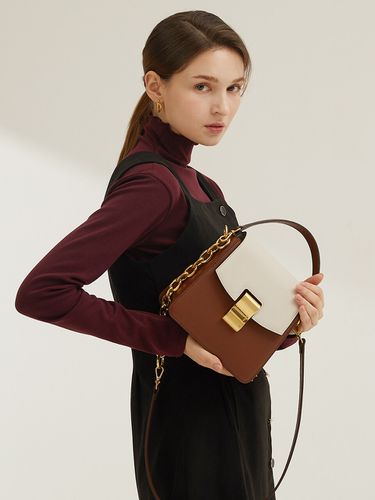 Anny Bag Flap_Brown - LOVE CHARM - Modalova