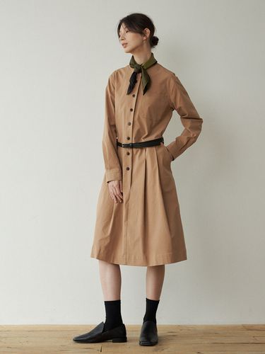 Fluid Dress_Dark Beige - LARGO - Modalova